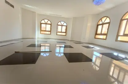 صورة لـ مطبخ شقة - 2 غرف نوم - 2 حمامات للايجار في 6 فلل محمد - مدينة محمد بن زايد - أبوظبي ، صورة رقم 1
