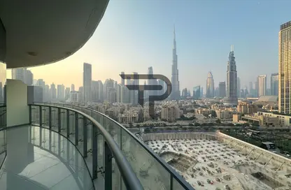 Apartment - 3 Bedrooms - 4 Bathrooms for rent in Burj Khalifa Area - Downtown Dubai - Dubai