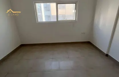 شقة - 2 غرف نوم - 2 حمامات للايجار في مجمع مويلح - تجارية مويلح - الشارقة