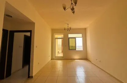 Apartment - 2 Bedrooms - 3 Bathrooms for rent in Mazaya 25 - Queue Point - Dubai Land - Dubai