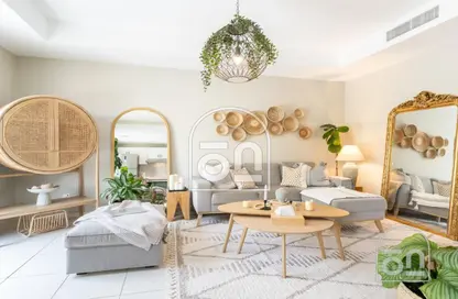 فيلا - 2 غرف نوم - 2 حمامات للبيع في الينابيع 2 - الينابيع - دبي