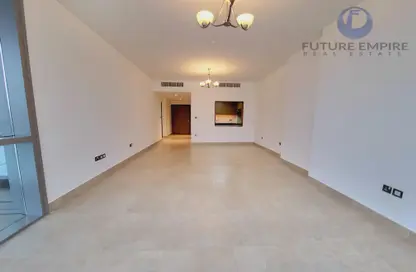 Empty Room image for: Apartment - 2 Bedrooms - 3 Bathrooms for rent in Airport Road Area - Al Garhoud - Dubai, Image 1