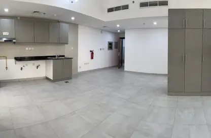 Apartment - Studio - 1 Bathroom for rent in Jumeirah Garden City - Al Satwa - Dubai