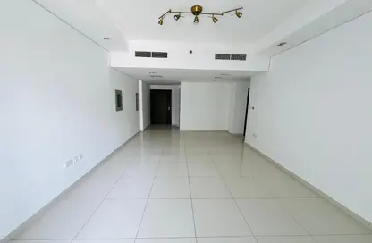Apartment - 1 Bedroom - 2 Bathrooms for rent in Topaz Residences - Dubai Silicon Oasis - Dubai