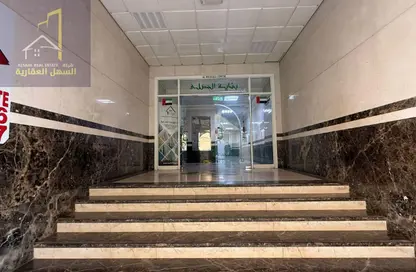 عمارة بالكامل - 8 غرف نوم - 8 حمامات للبيع في المصلى - الغرب - الشارقة