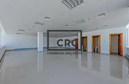 Office Space - Studio - 4 Bathrooms for rent in Capital Golden Tower - Business Bay - Dubai