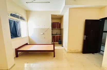 Apartment - Studio - 1 Bathroom for rent in Fire Station Road - Muwaileh - Sharjah