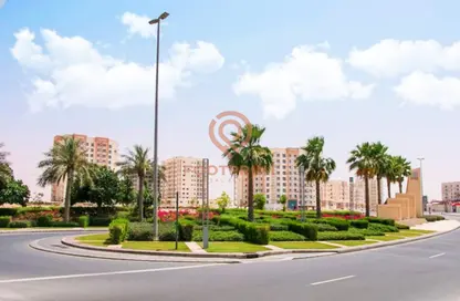 Apartment - 2 Bedrooms - 3 Bathrooms for sale in Mazaya 23 - Queue Point - Dubai Land - Dubai