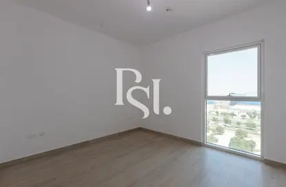 Apartment - 2 Bedrooms - 2 Bathrooms for sale in Waters Edge - Yas Island - Abu Dhabi