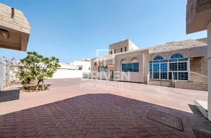Villa - 4 Bedrooms - 6 Bathrooms for rent in Nad Shamma - Deira - Dubai