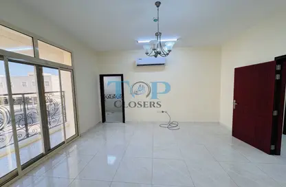 شقة - 2 غرف نوم - 3 حمامات للايجار في العامريه - الجيمي - العين