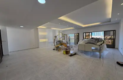 Apartment - 4 Bedrooms - 5 Bathrooms for rent in Corniche Road - Abu Dhabi