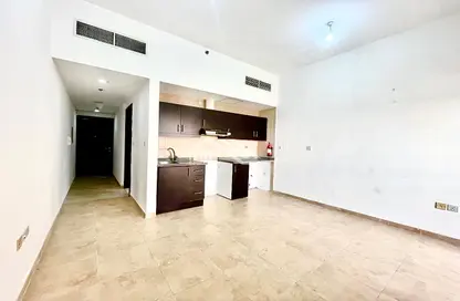 Apartment - Studio - 1 Bathroom for rent in Silicon Gates 1 - Silicon Gates - Dubai Silicon Oasis - Dubai