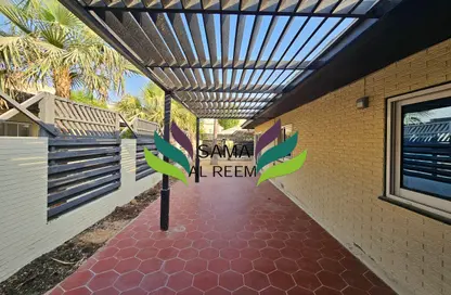 فيلا - استوديو - 3 حمامات للايجار في لا بلاج 2 - شارع شاطئ جميرا - الجميرا - دبي