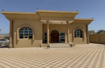 فيلا - 3 غرف نوم - 3 حمامات للايجار في الرفاع - رأس الخيمة