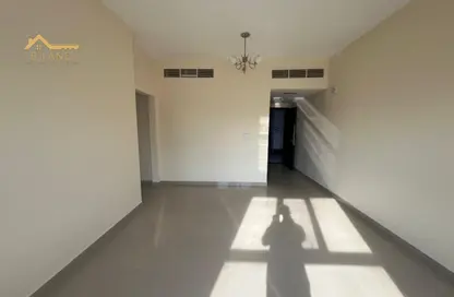 شقة - 2 غرف نوم - 2 حمامات للايجار في بناية أبو شغارة - أبو شغارة - الشارقة