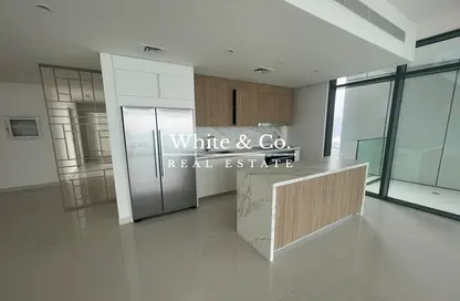 Apartment - 3 Bedrooms - 3 Bathrooms for rent in Beach Vista - EMAAR Beachfront - Dubai Harbour - Dubai