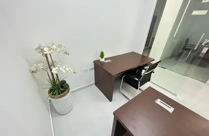 Office Space - Studio - 1 Bathroom for rent in Red Avenue - Al Garhoud - Dubai