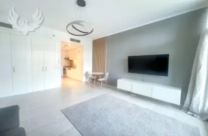 Apartment - Studio - 1 Bathroom for sale in The Links Canal Apartments - The Links - The Views - Dubai