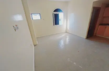 Apartment - Studio - 1 Bathroom for rent in Muwailih Building - Muwaileh - Sharjah