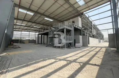 Warehouse - Studio for rent in Phase 1 - Dubai Investment Park (DIP) - Dubai