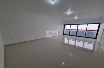 Empty Room image for: Apartment - 3 Bedrooms - 4 Bathrooms for rent in Airport Road - Abu Dhabi, Image 1