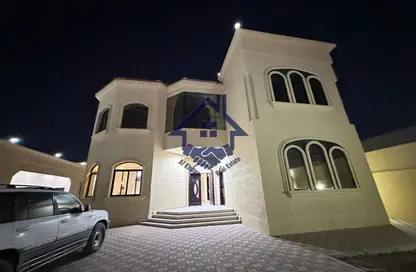 فيلا - 7 غرف نوم - 7 حمامات للايجار في الرفاع - رأس الخيمة