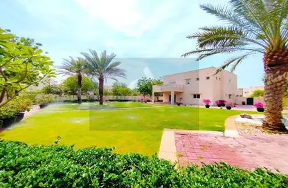 Villa - 4 Bedrooms - 5 Bathrooms for rent in Meadows 9 - Meadows - Dubai