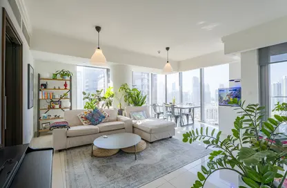 Apartment - 2 Bedrooms - 3 Bathrooms for sale in Boulevard Point - Downtown Dubai - Dubai