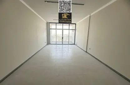 Apartment - 3 Bedrooms - 5 Bathrooms for rent in Al Jurf 2 - Al Jurf - Ajman Downtown - Ajman