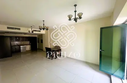 شقة - غرفة نوم - 2 حمامات للايجار في بناية الأرينا - شقق الأرينا - مدينة دبي الرياضية - دبي