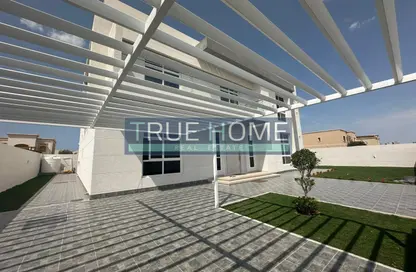 Villa - 5 Bedrooms - 6 Bathrooms for sale in Al Azra - Al Riqqa - Sharjah