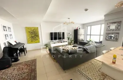 Living Room image for: Apartment - 3 Bedrooms - 3 Bathrooms for sale in Murjan 5 - Murjan - Jumeirah Beach Residence - Dubai, Image 1