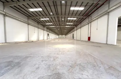Warehouse - Studio for rent in Al Sajaa - Sharjah