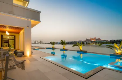 Villa - 5 Bedrooms - 7 Bathrooms for sale in Signature Villas Frond J - Signature Villas - Palm Jumeirah - Dubai
