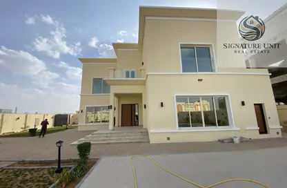 Villa - 5 Bedrooms - 7 Bathrooms for rent in Nad Al Sheba 3 - Nad Al Sheba - Dubai