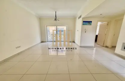 Apartment - 1 Bedroom - 2 Bathrooms for rent in Muwailih Building - Muwaileh - Sharjah