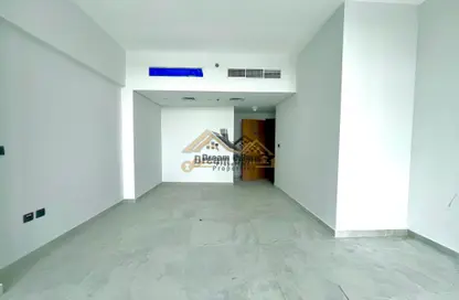 Apartment - 2 Bedrooms - 3 Bathrooms for rent in Dome Tower - Al Jaddaf - Dubai