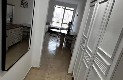 Apartment - Studio - 1 Bathroom for rent in Beach Tower 1 - Al Khan Lagoon - Al Khan - Sharjah