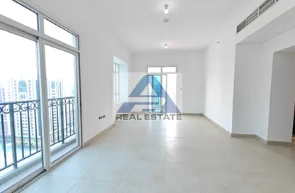 Apartment - 3 Bedrooms - 5 Bathrooms for rent in Hamdan Street - Abu Dhabi