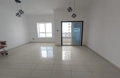 Apartment - 2 Bedrooms - 3 Bathrooms for rent in Palm Tower 3 - Palm Towers - Al Majaz - Sharjah