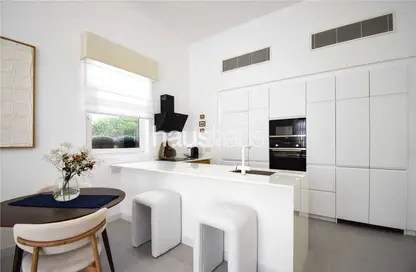 شقة - غرفة نوم - 2 حمامات للبيع في نورتون كورت 4 - قاعة نورتون - مدينة السيارات - دبي