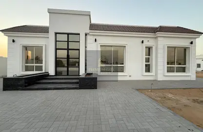 Villa - 4 Bedrooms - 5 Bathrooms for rent in Nad Al Sheba 4 - Nad Al Sheba - Dubai