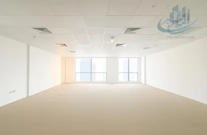 مكتب - استوديو - 1 حمام للايجار في برج ريجال - الخليج التجاري - دبي