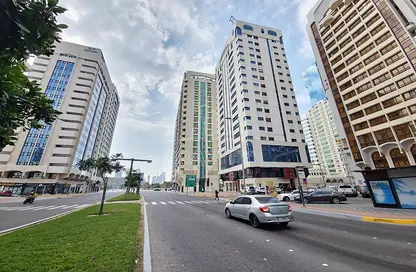 Apartment - 1 Bedroom - 2 Bathrooms for rent in East Corniche road - Hamdan Street - Abu Dhabi