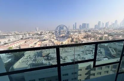 شقة - 2 غرف نوم - 3 حمامات للايجار في مول الحضيبة - الحضيبة - السطوة - دبي