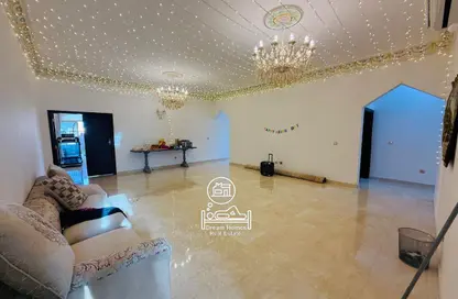 شقة - 4 غرف نوم - 5 حمامات للايجار في بني ياس - أبوظبي