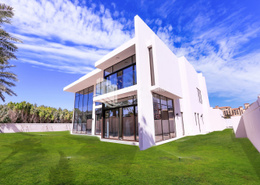 Luxury 5BR, Private Garden+Majlis & Maid