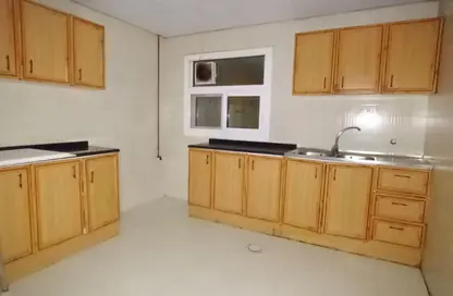 شقة - 2 غرف نوم - 3 حمامات للايجار في المجاز - الشارقة شقة - 2 غرف نوم - 3 حمامات للايجار في المجاز - الشارقة