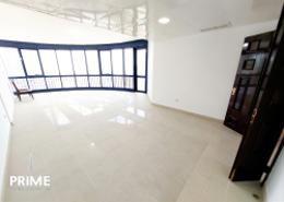 صورةغرفة فارغة لـ: شقة - 3 غرف نوم - 3 حمامات للكراء في كابيتال بلازا - شارع الكورنيش - أبوظبي, صورة 1